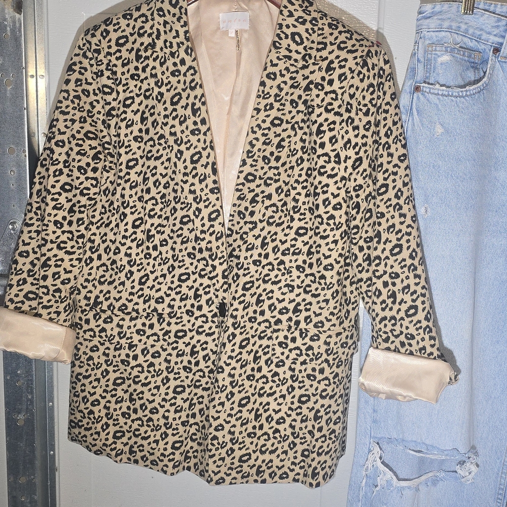 Entro Leopard Print Blazer - Picture 5 of 9